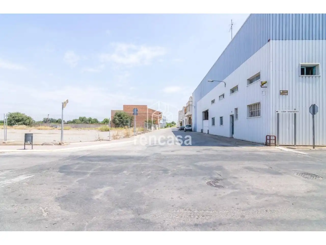 Vista exterior de Nau industrial en venda en Torres de Segre