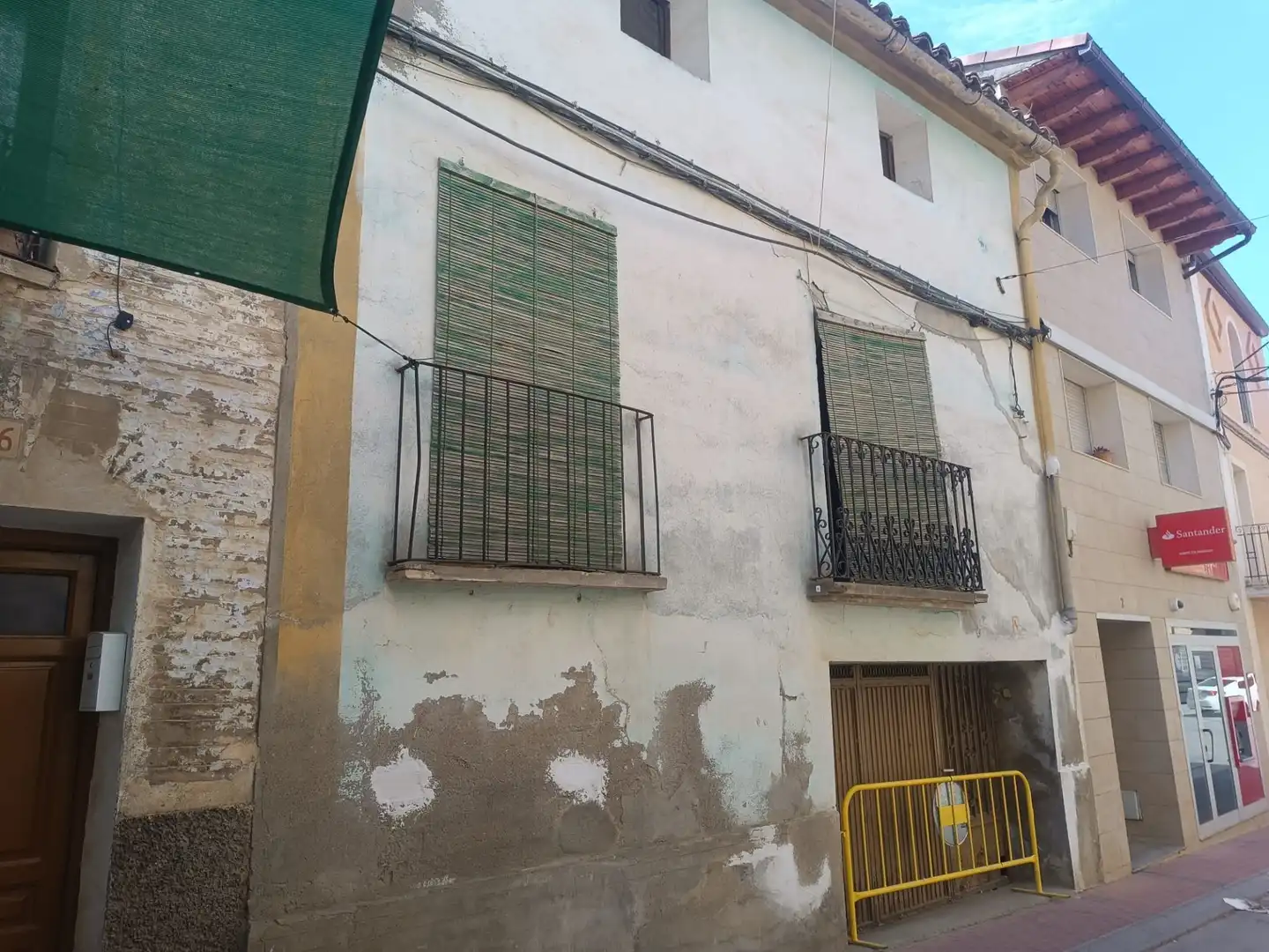 Vista exterior de Finca rústica en venda en Almunia de San Juan amb Traster i Balcó