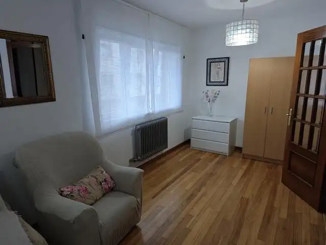Habitación de Piso de alquiler en Ames con Calefacción, Parquet y Amueblado