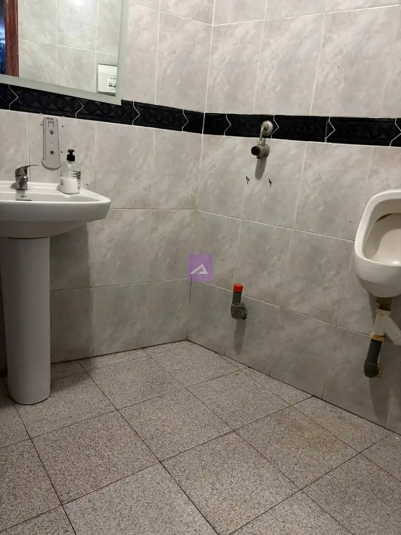 Baño de Local en venta en Picassent con Terraza