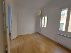 Habitación de Apartamento de alquiler en Madrid con Aire acondicionado, Calefacción y Parquet