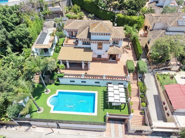 Xalet amb piscina en venda a Elviria - Cabopino
