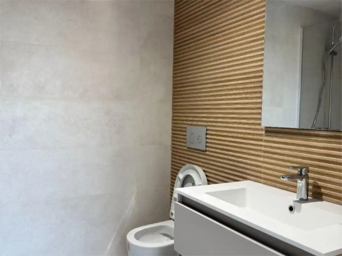 Bathroom of Flat for sale in Torremolinos  with Air Conditioner, Swimming Pool and Balcony