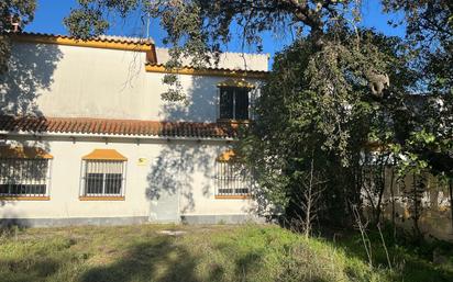 Vista exterior de Casa o xalet en venda en Badajoz Capital amb Piscina