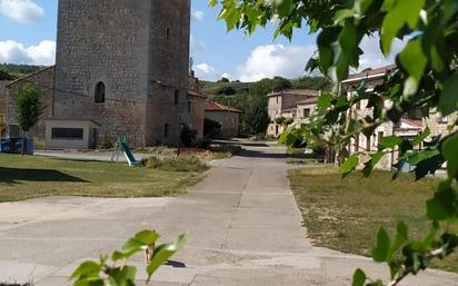 Vista exterior de Finca rústica en venda en Villadiego amb Jardí privat i Balcó