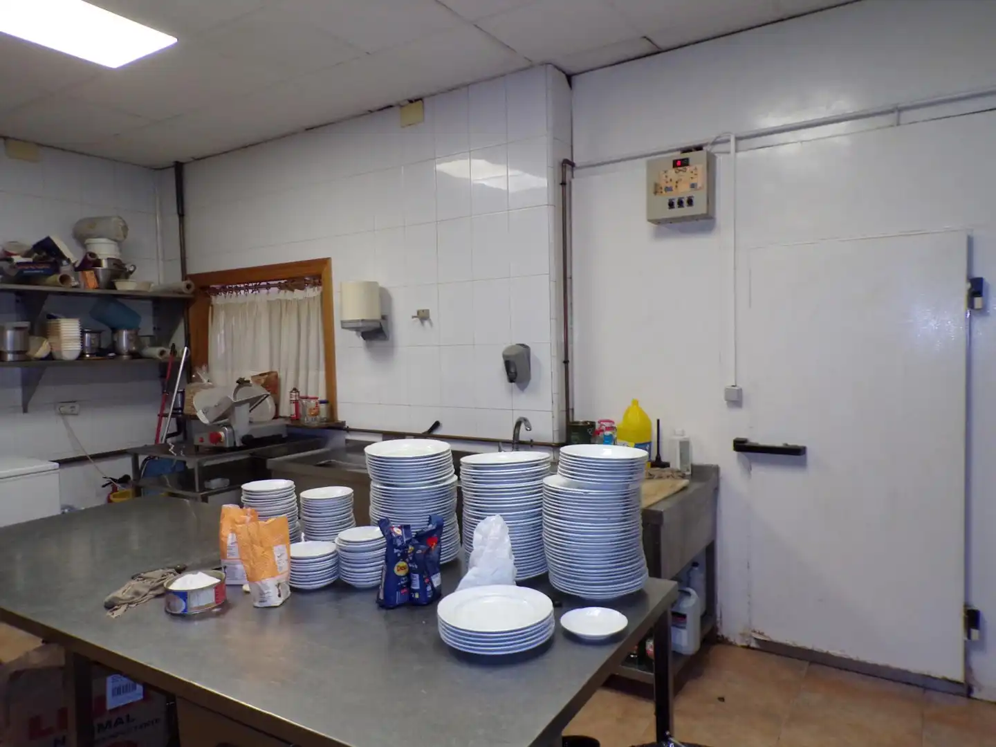 Kitchen of Commercial properties for sale in Castellón de la Plana / Castelló de la Plana  with Air Conditioner, Terrace and Furnished