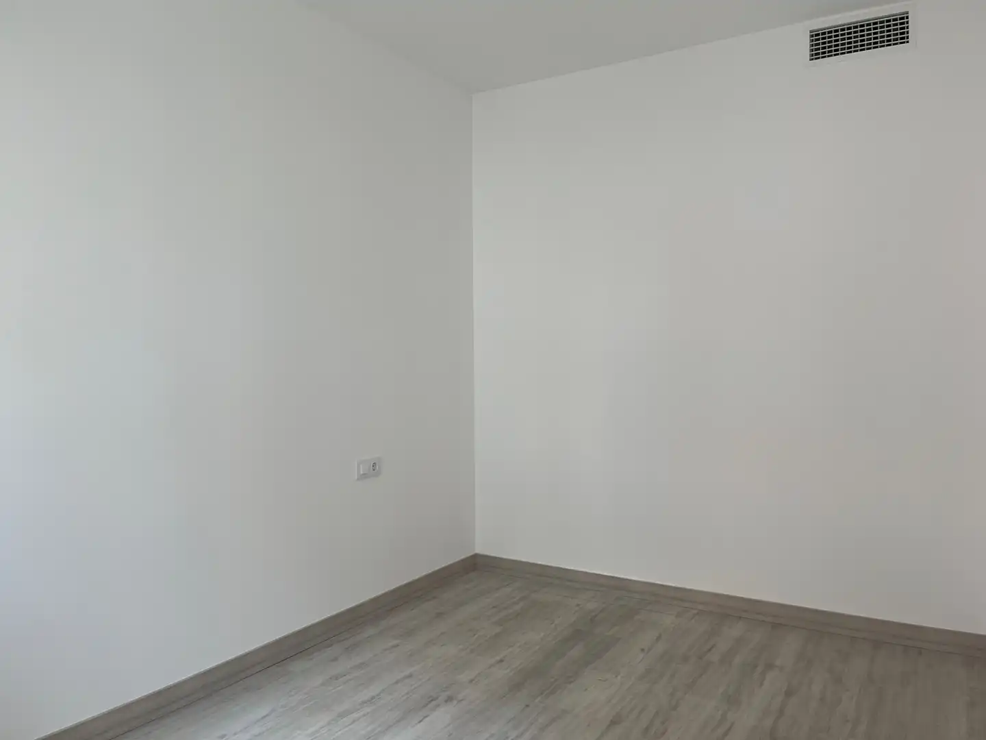 Bedroom of Flat for rent in Sant Boi de Llobregat  with Air Conditioner, Heating and Parquet flooring