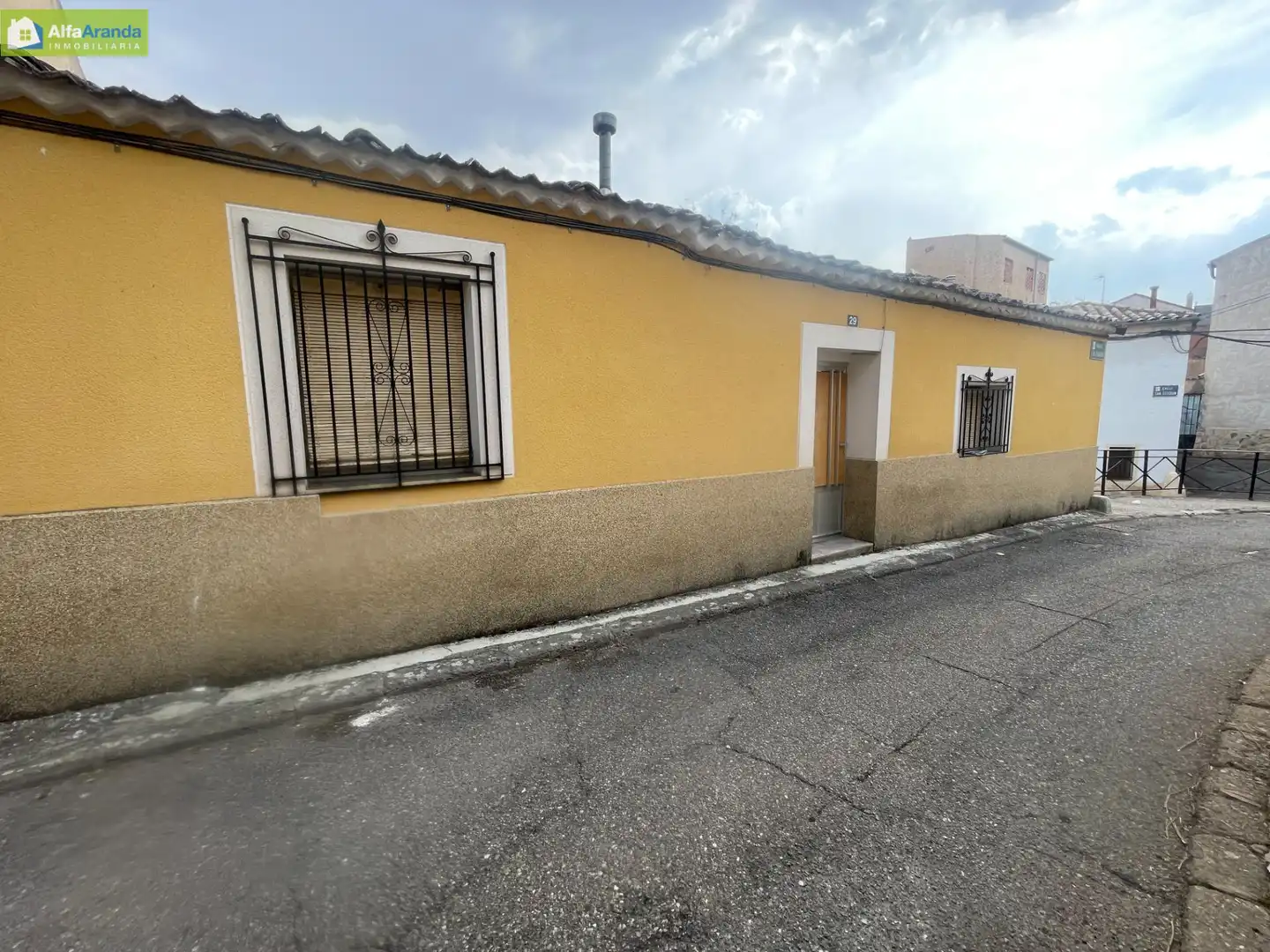Exterior view of Houses for sale in Roa  with Heating, Storage room and Furnished