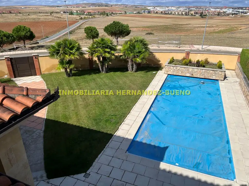 Jardín de Casa o chalet en venta en Carbajosa de la Sagrada con Aire acondicionado, Calefacción y Jardín privado