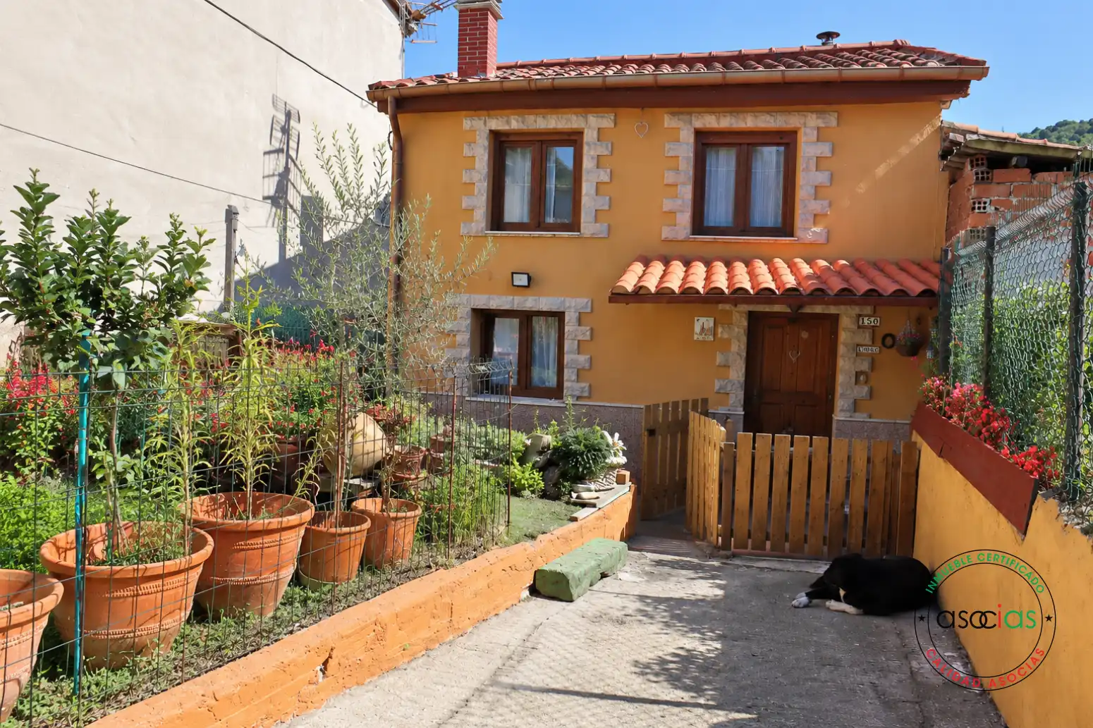 CASA INDEPENDIENTE REFORMADA CON JARDÍN Y TERRENO, imatge 2