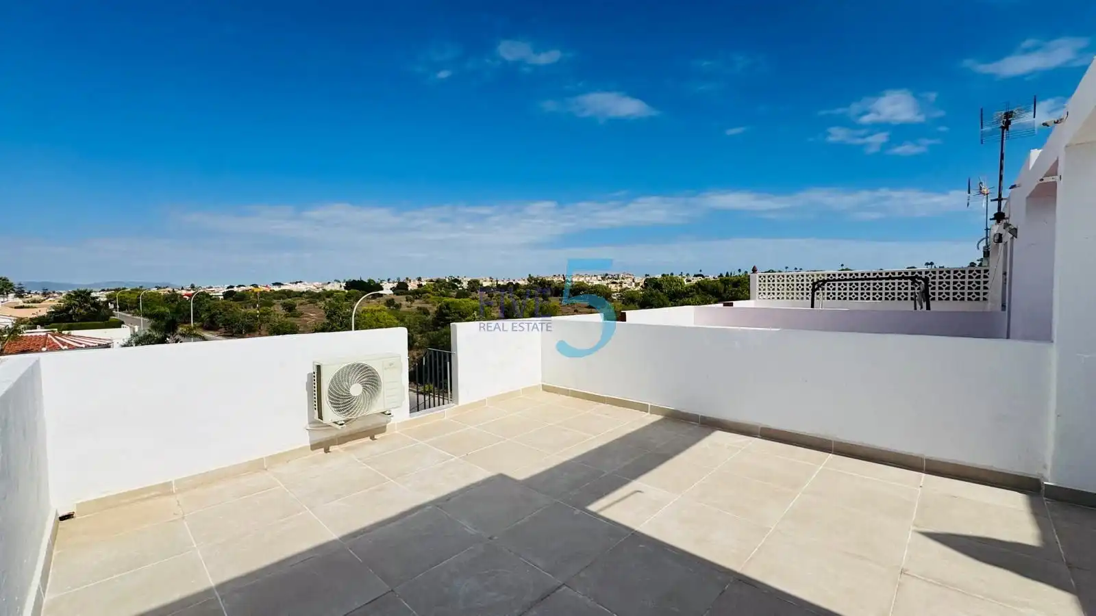 Piso con terraza en venta en Zona Carrefour - Urbanizaciones, imagen 13