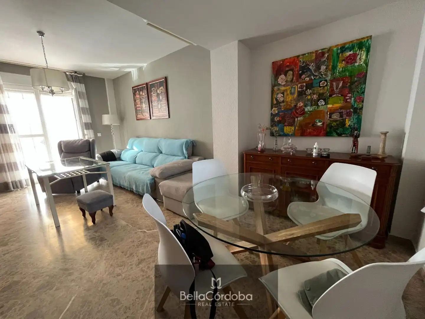 Sala d'estar de Casa adosada en venda en Córdoba amb Aire condicionat, Traster i Piscina