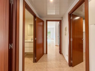 Flat with balcony for sale in Carrer dels Plans 19