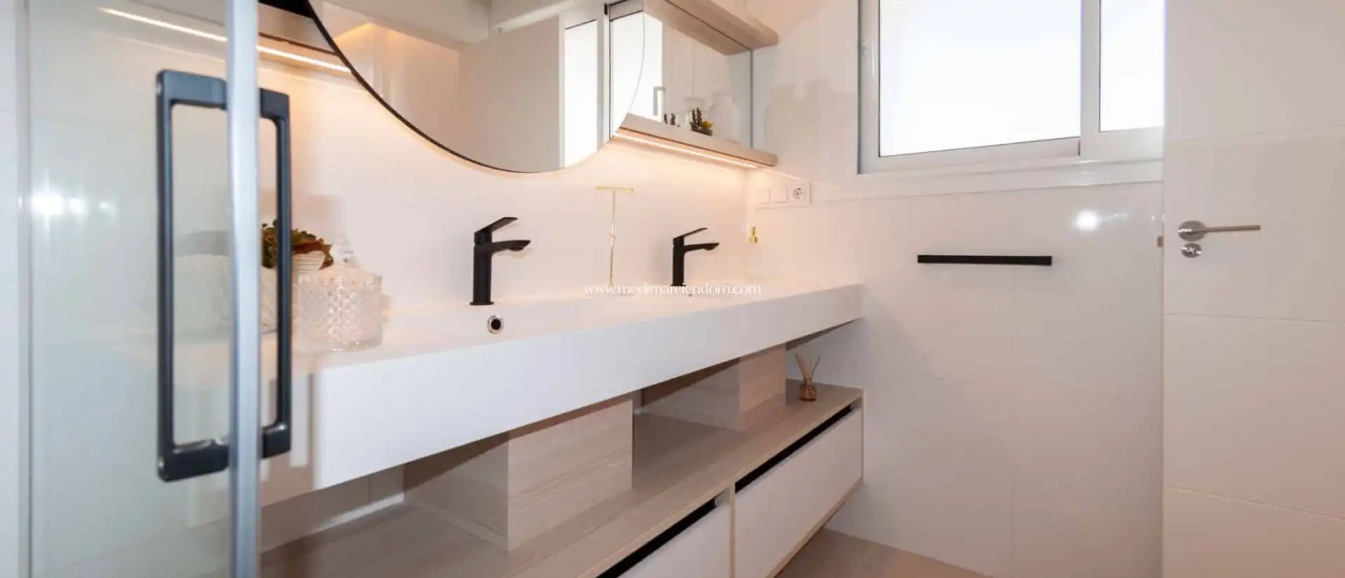 Baño de Piso en venta en Rojales con Aire acondicionado, Calefacción y Jardín privado
