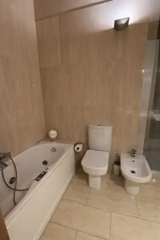 Bany de Casa o xalet en venda en Vitoria - Gasteiz amb Calefacció, Jardí privat i Terrassa