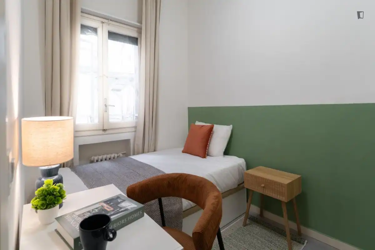 Schlafzimmer von Wohnungen zur untervermieten in Madrid mit Möbliert, Ofen und Waschmaschine