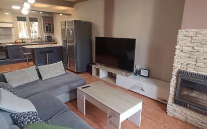Living room of Single-family semi-detached for sale in Burgos Capital  with Balcony