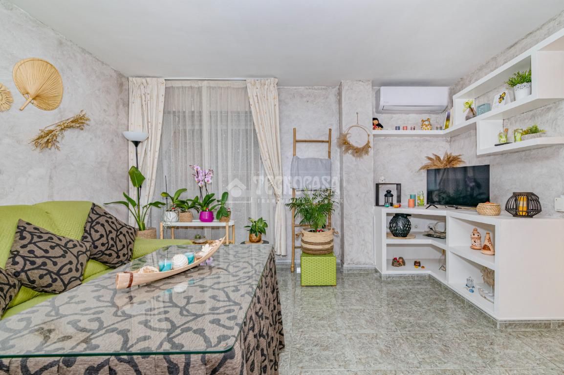 Sala d'estar de Pis en venda en  Granada Capital