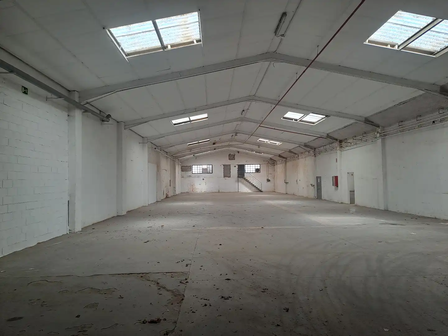 Industrial buildings for sale in Pinto