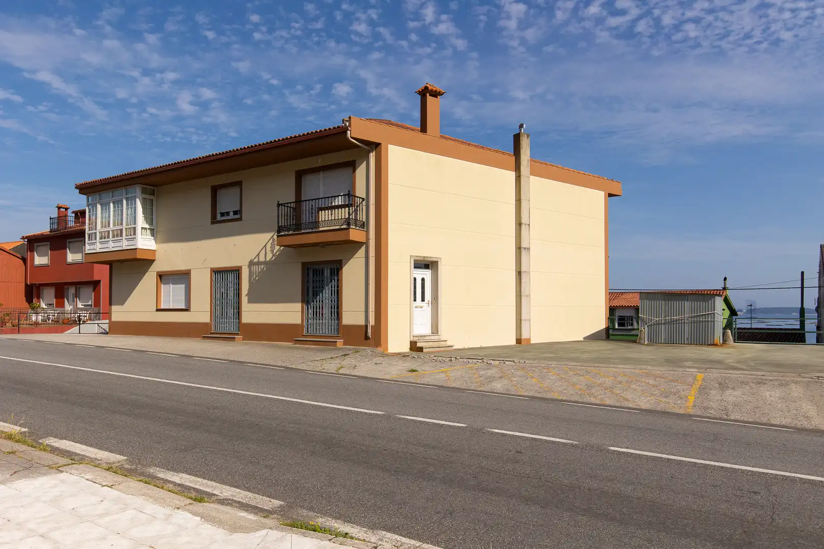 Vista exterior de Casa o xalet en venda en A Pobra do Caramiñal amb Calefacció, Jardí privat i Parquet