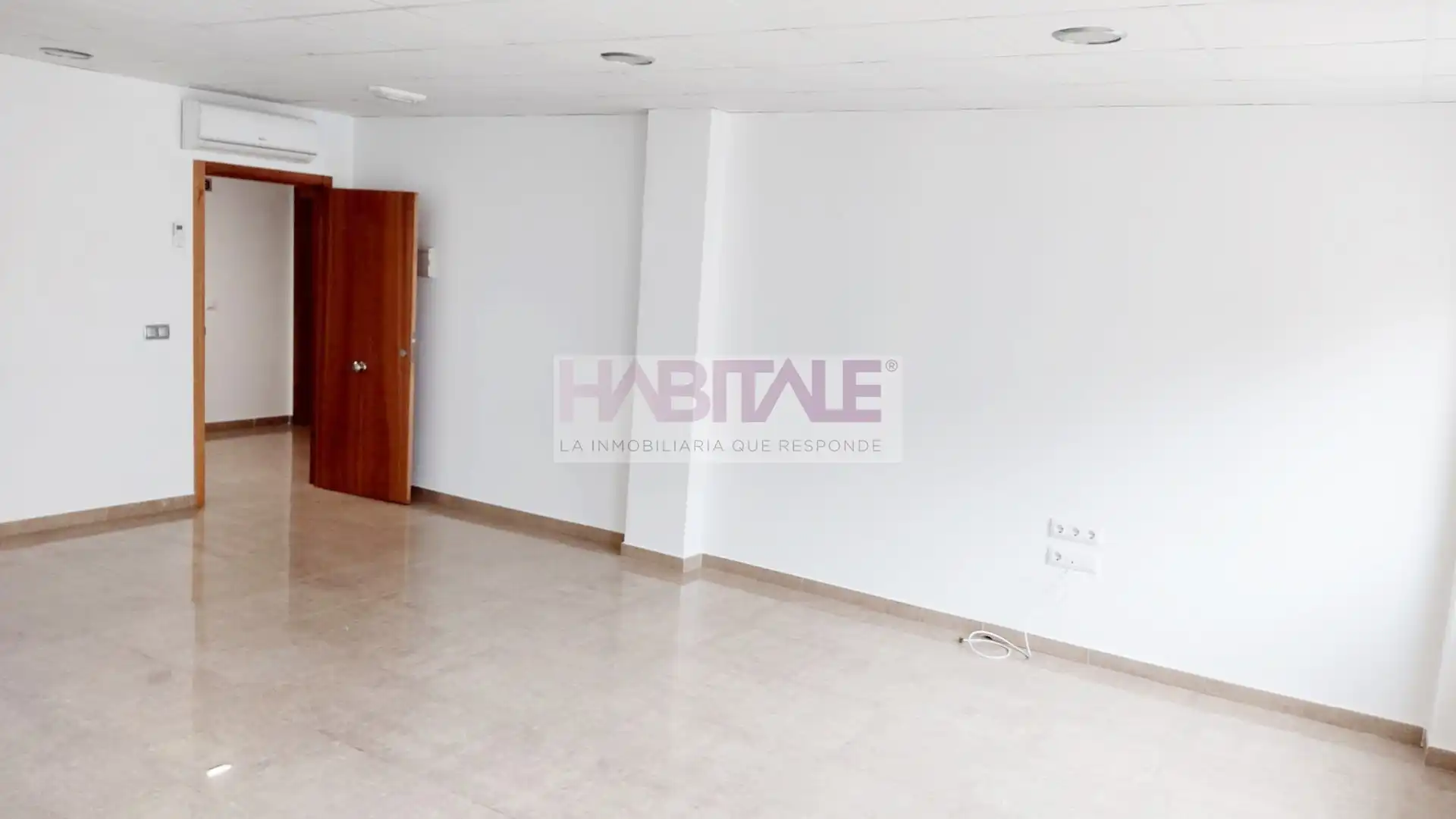 Office space with lift to rent in Xàtiva, imagen 2