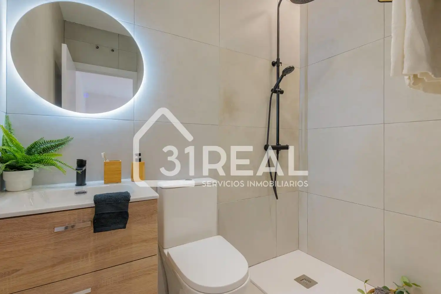 Bathroom of Flat for sale in Madrid  with Heating and Furnished