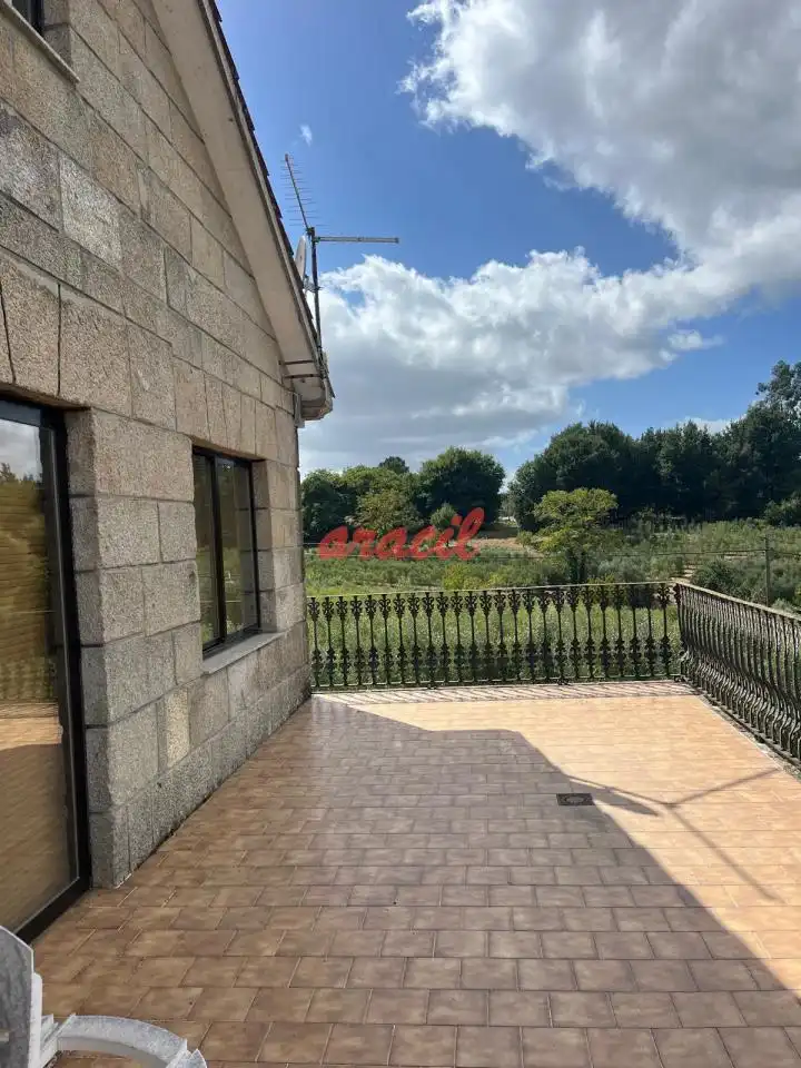 Jardí de Casa o xalet de lloguer en Ourense Capital  amb Calefacció, Jardí privat i Terrassa