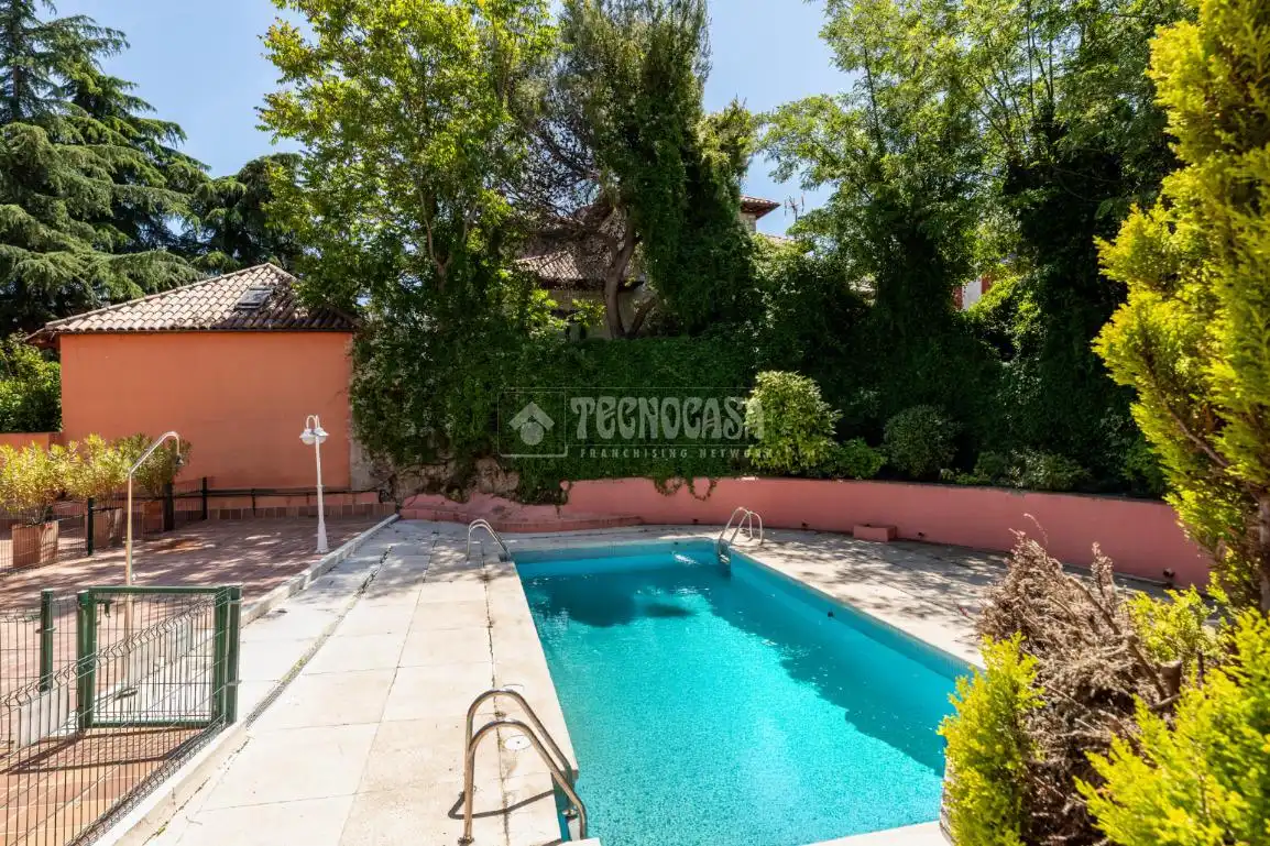 Swimming pool of Flat for sale in Torrelodones  with Air Conditioner, Heating and Terrace