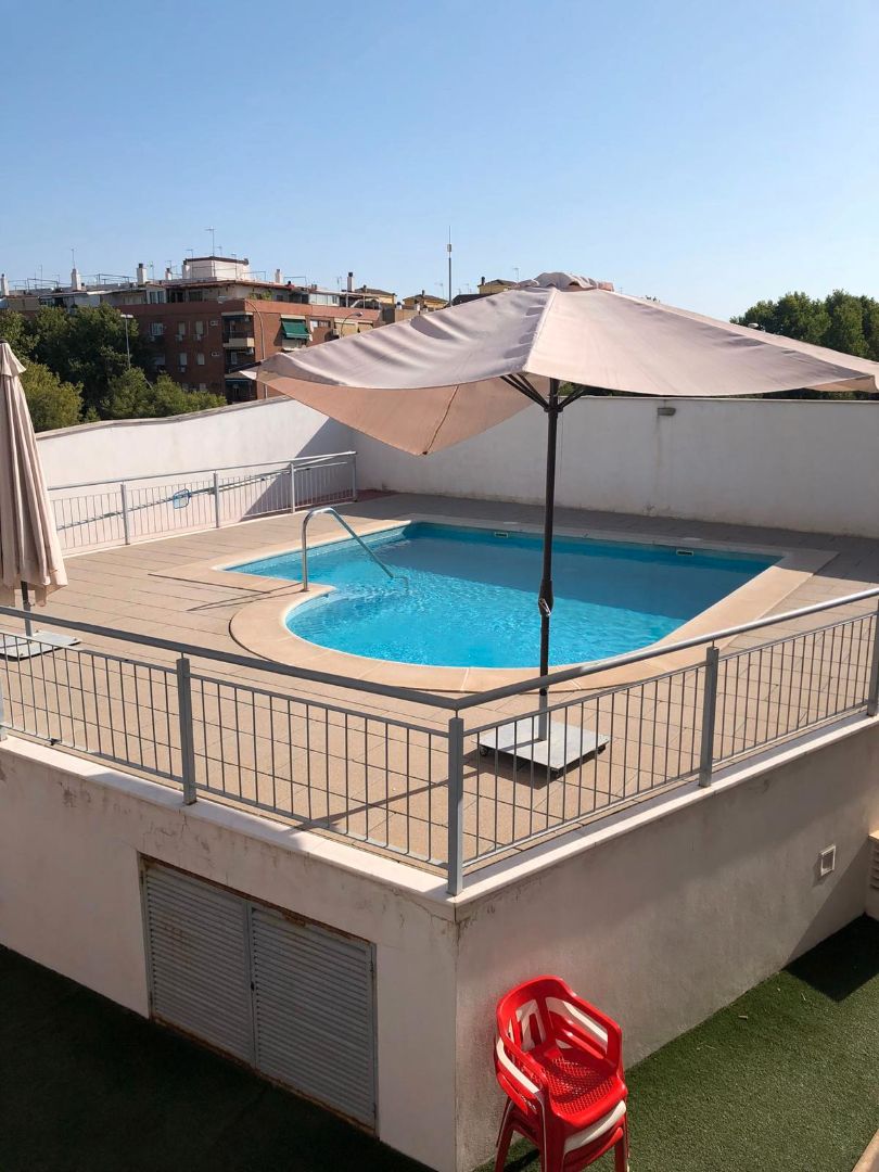 Piscina de Pis en venda en  Córdoba Capital amb Aire condicionat, Calefacció i Moblat