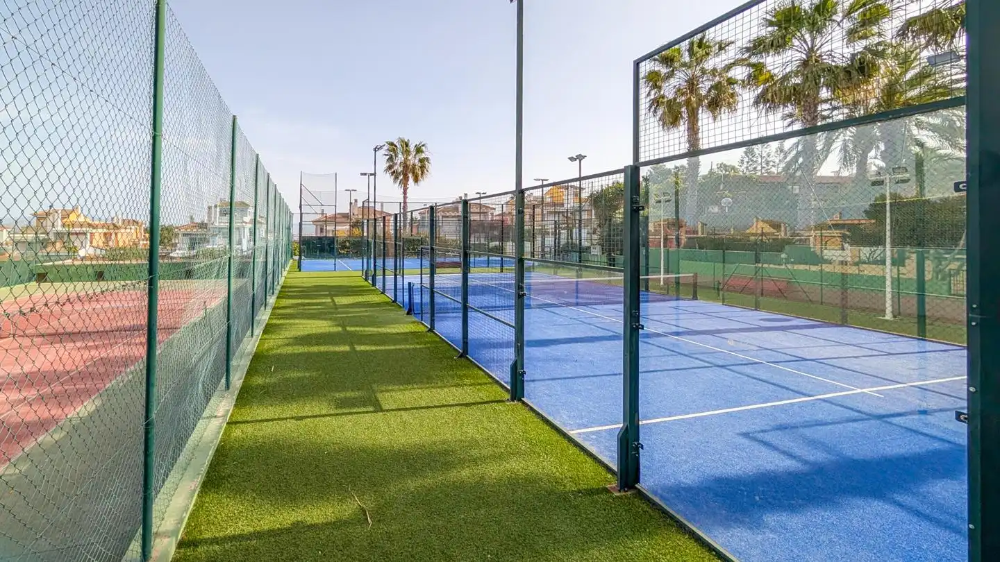 Vista exterior de Casa o chalet en venta en Santa Pola con Jardín privado, Terraza y Piscina