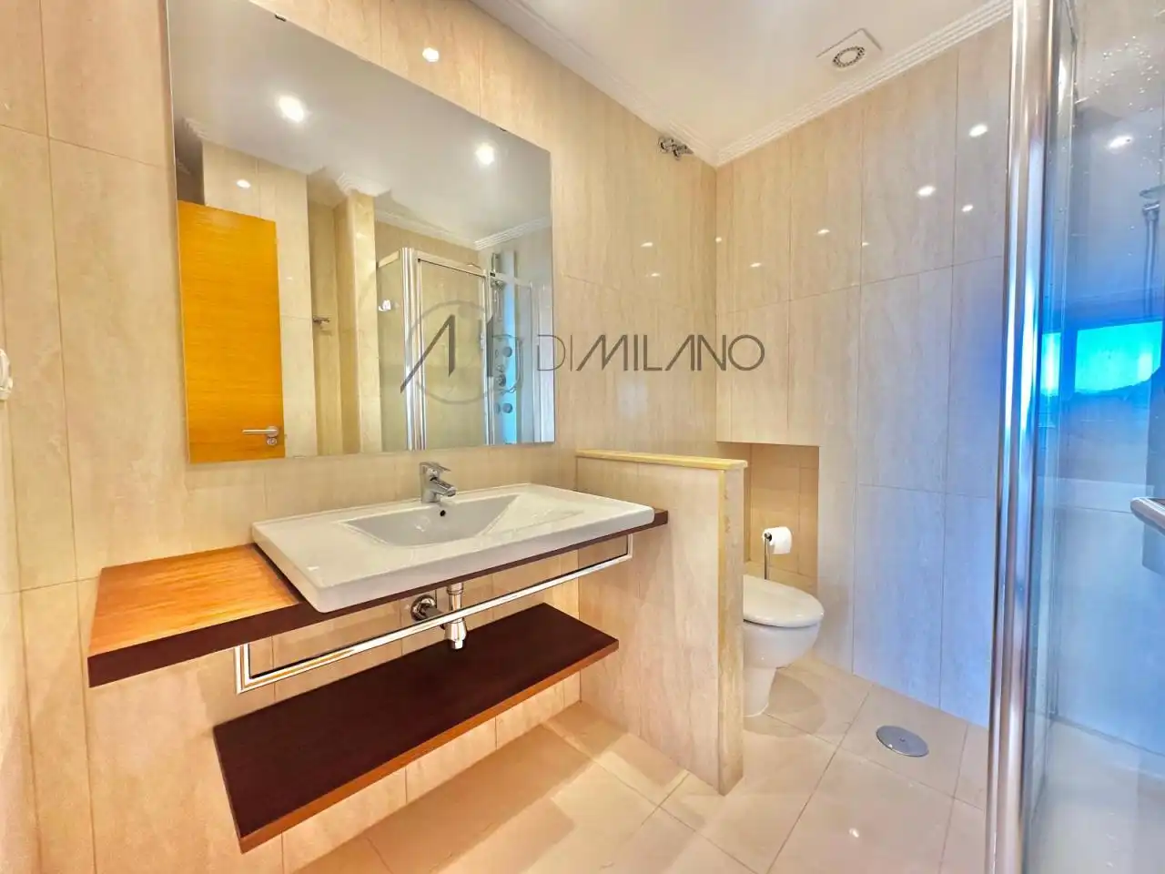 Baño de Dúplex en venta en Vigo  con Calefacción y Parquet
