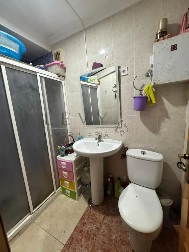 Baño de Piso en venta en Málaga con Calefacción y Amueblado