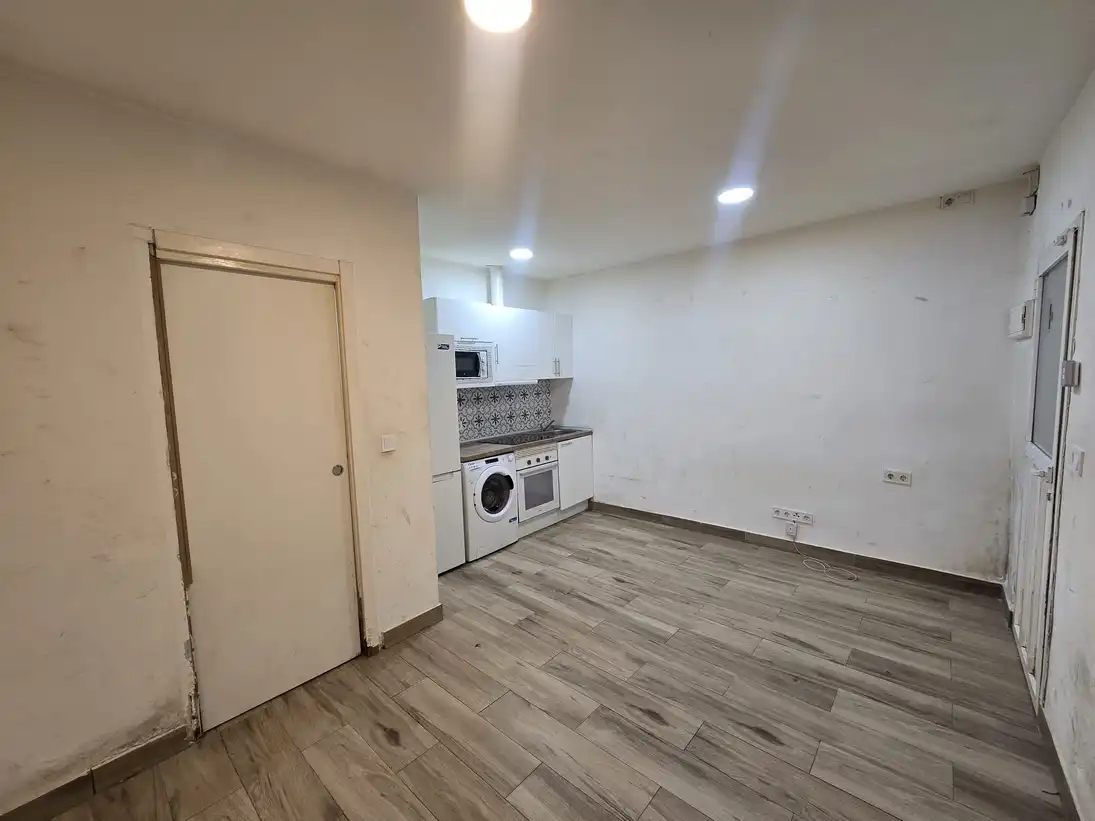 Cocina de Estudio en venta en Madrid con Horno y Lavadora