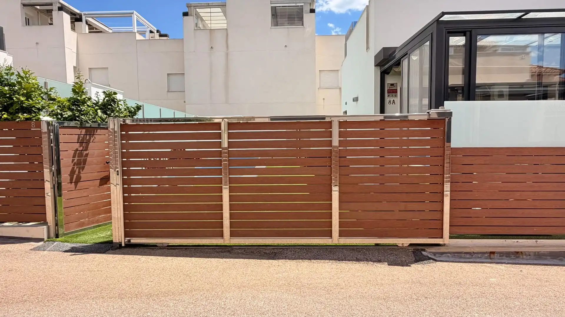 Exterior view of Houses for sale in Torrevieja  with Air Conditioner, Private garden and Terrace