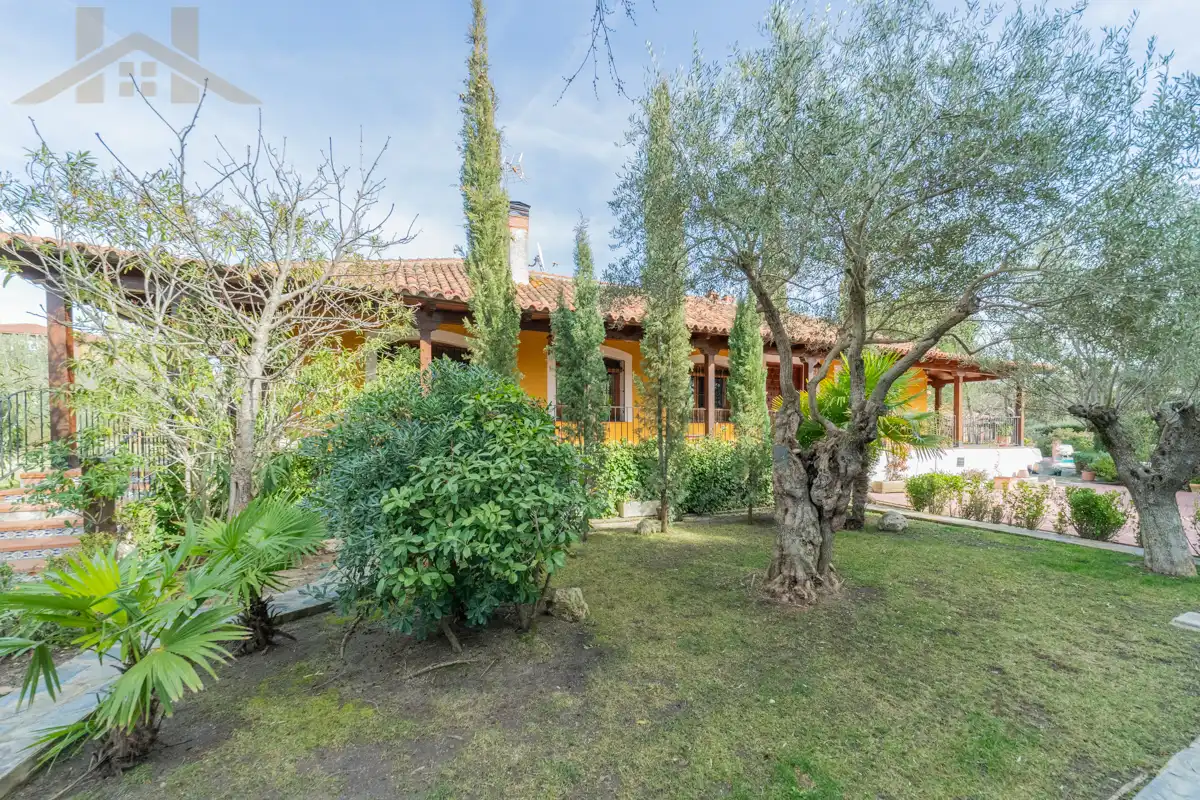 Jardí de Casa o xalet en venda en Boadilla del Monte amb Aire condicionat, Calefacció i Jardí privat