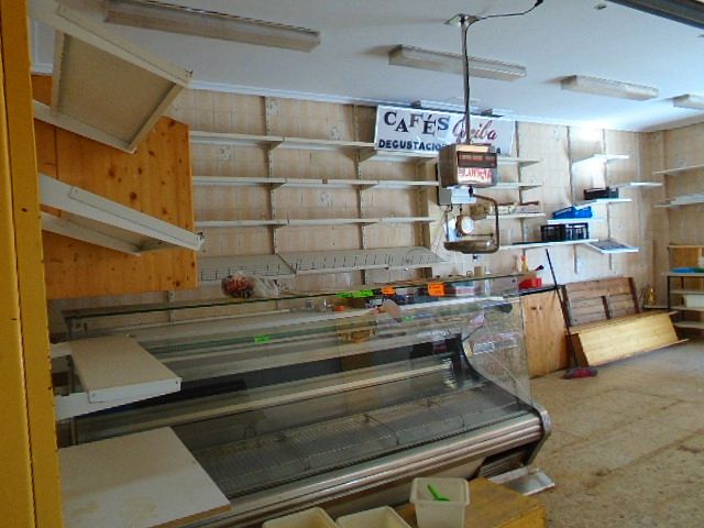 Local en venda en  Logroño amb Moblat