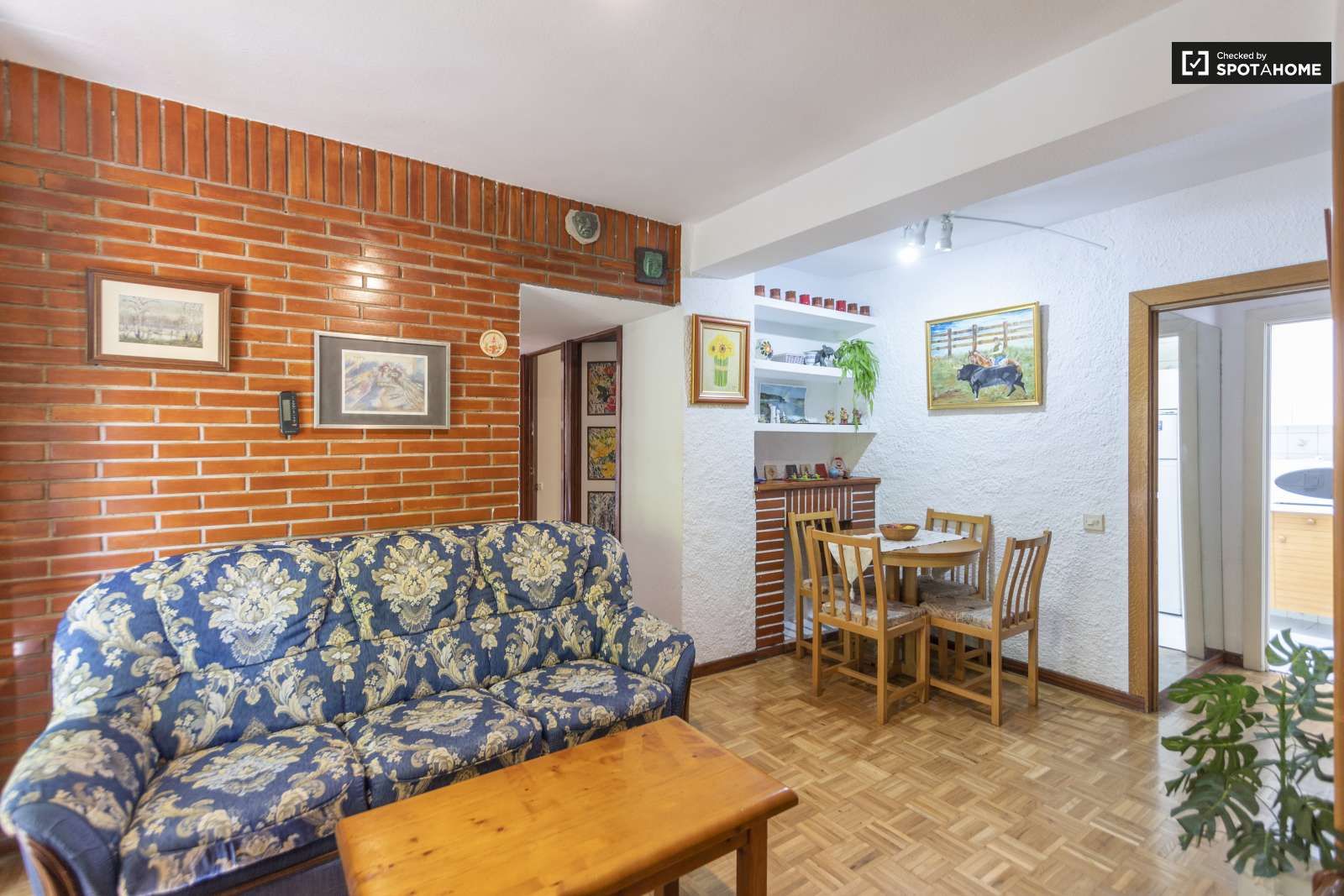 Sala d'estar de Apartament per a compartir en  Madrid Capital amb Aire condicionat i Terrassa