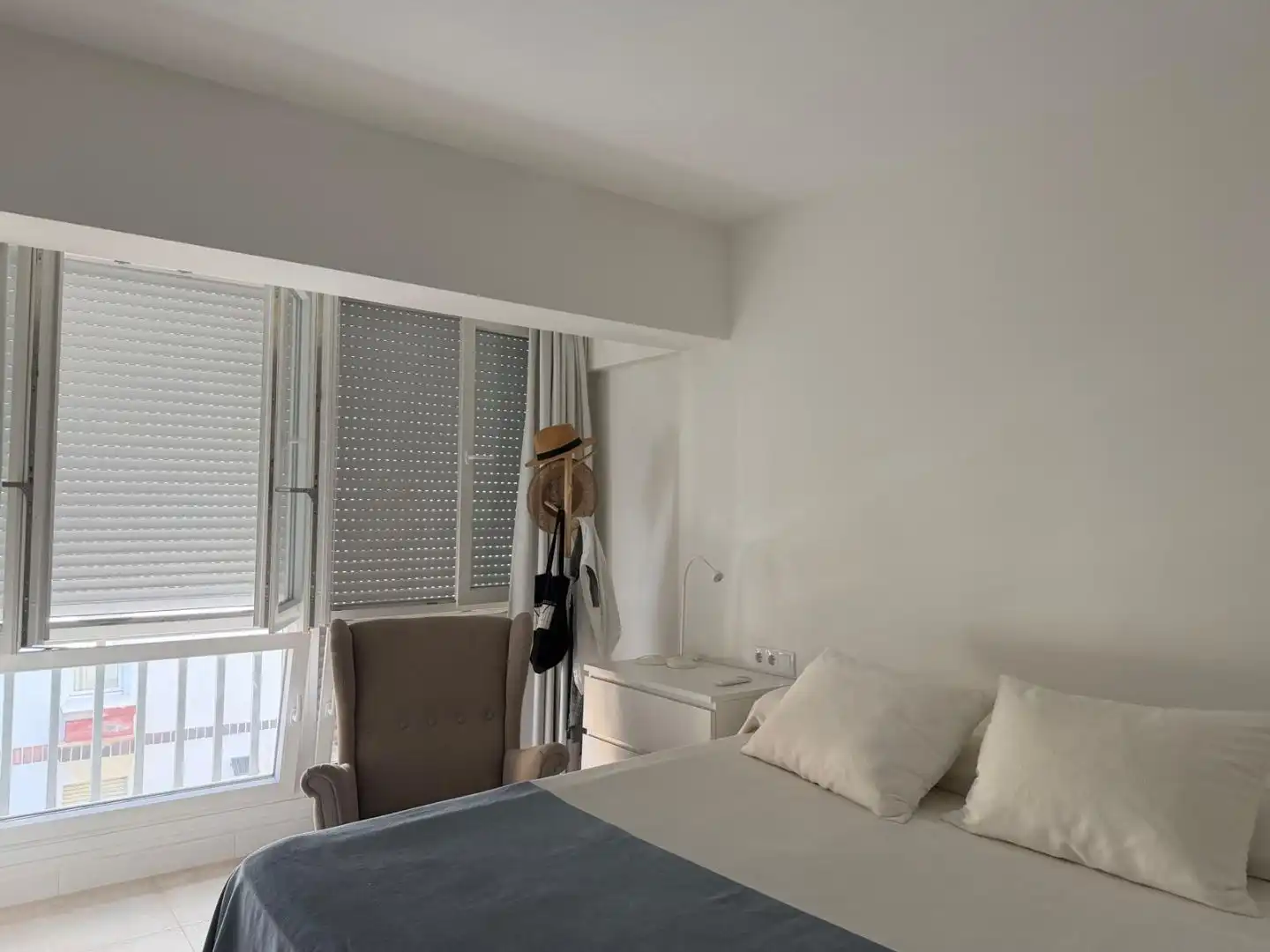 Schlafzimmer von Wohnung zum Verkauf in Sanlúcar de Barrameda mit Klimaanlage, Terrasse und Balkon