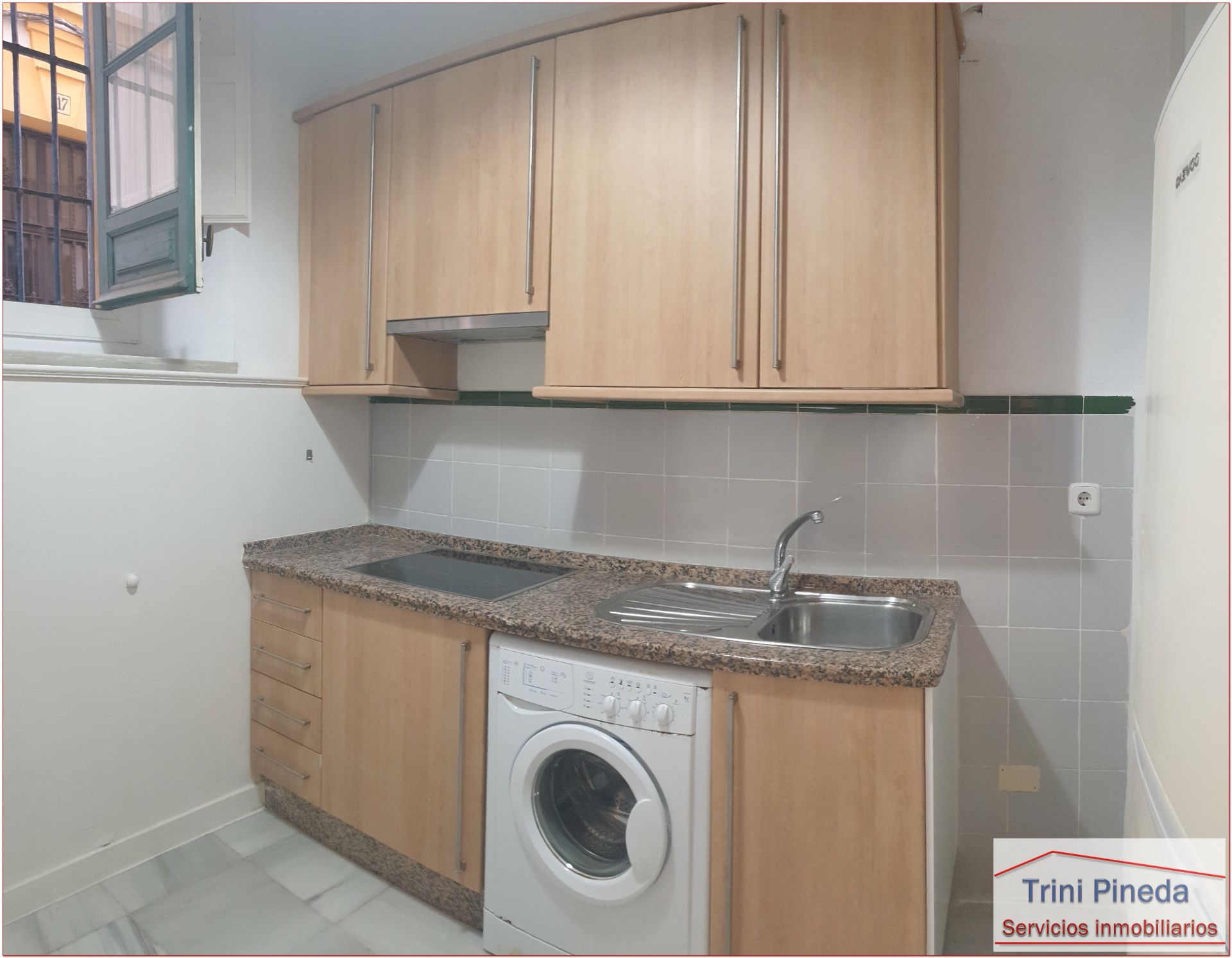 Cuina de Apartament de lloguer en  Sevilla Capital amb Aire condicionat, Calefacció i Moblat