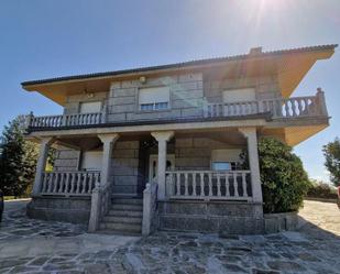Exterior view of House or chalet for sale in Ourense Capital   with Heating, Private garden and Parquet flooring