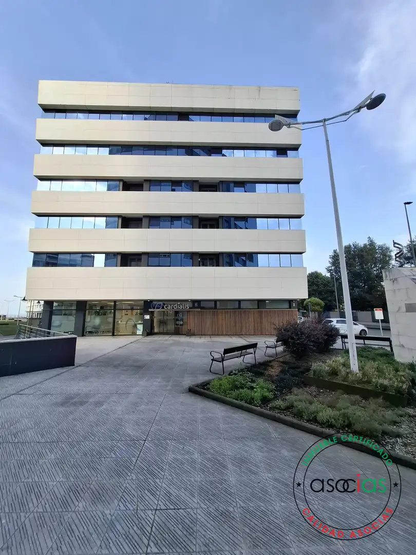 Außenansicht von Wohnung zum Verkauf in Gijón  mit Heizung, Terrasse und Abstellraum