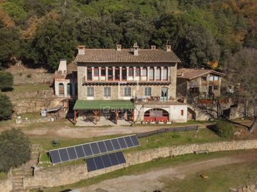 Landhaus mit Balkon zum Verkauf in Banyoles