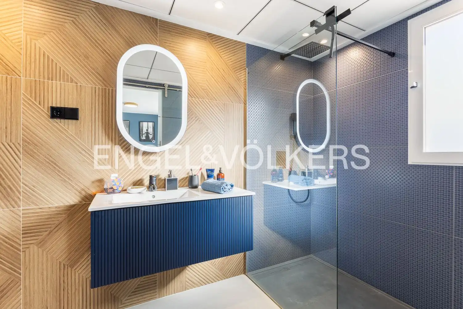 Bathroom of Houses for sale in Chiva  with Air Conditioner, Heating and Private garden