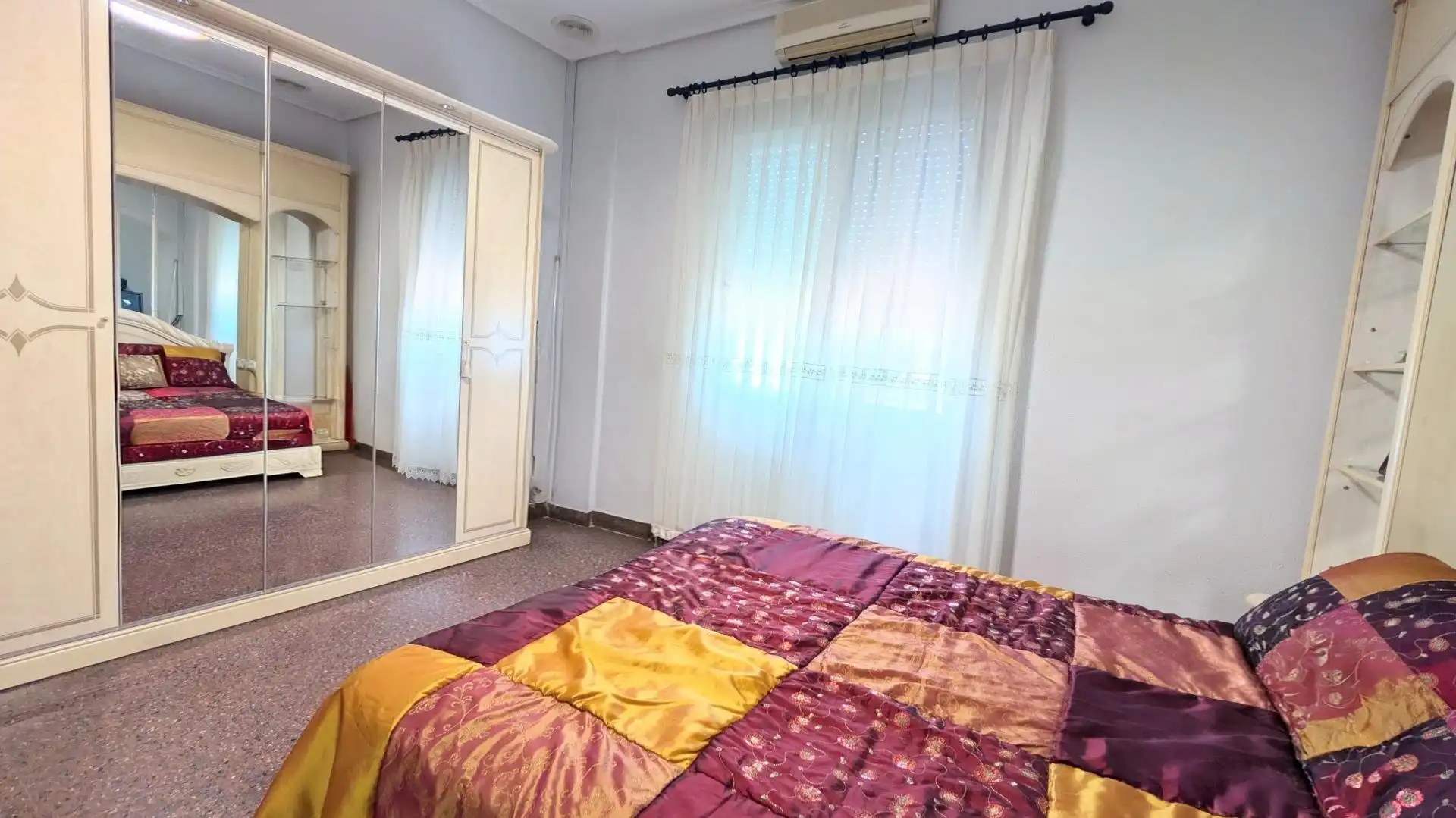 Dormitori de Casa o xalet en venda en Elche / Elx amb Aire condicionat, Calefacció i Jardí privat