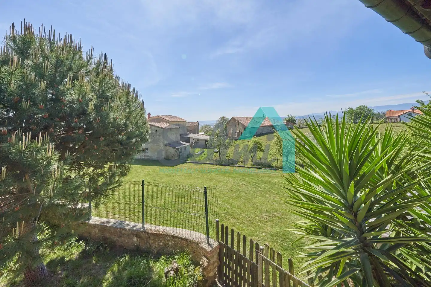 Jardín de Casa o chalet en venta en Siero con Calefacción, Jardín privado y Parquet