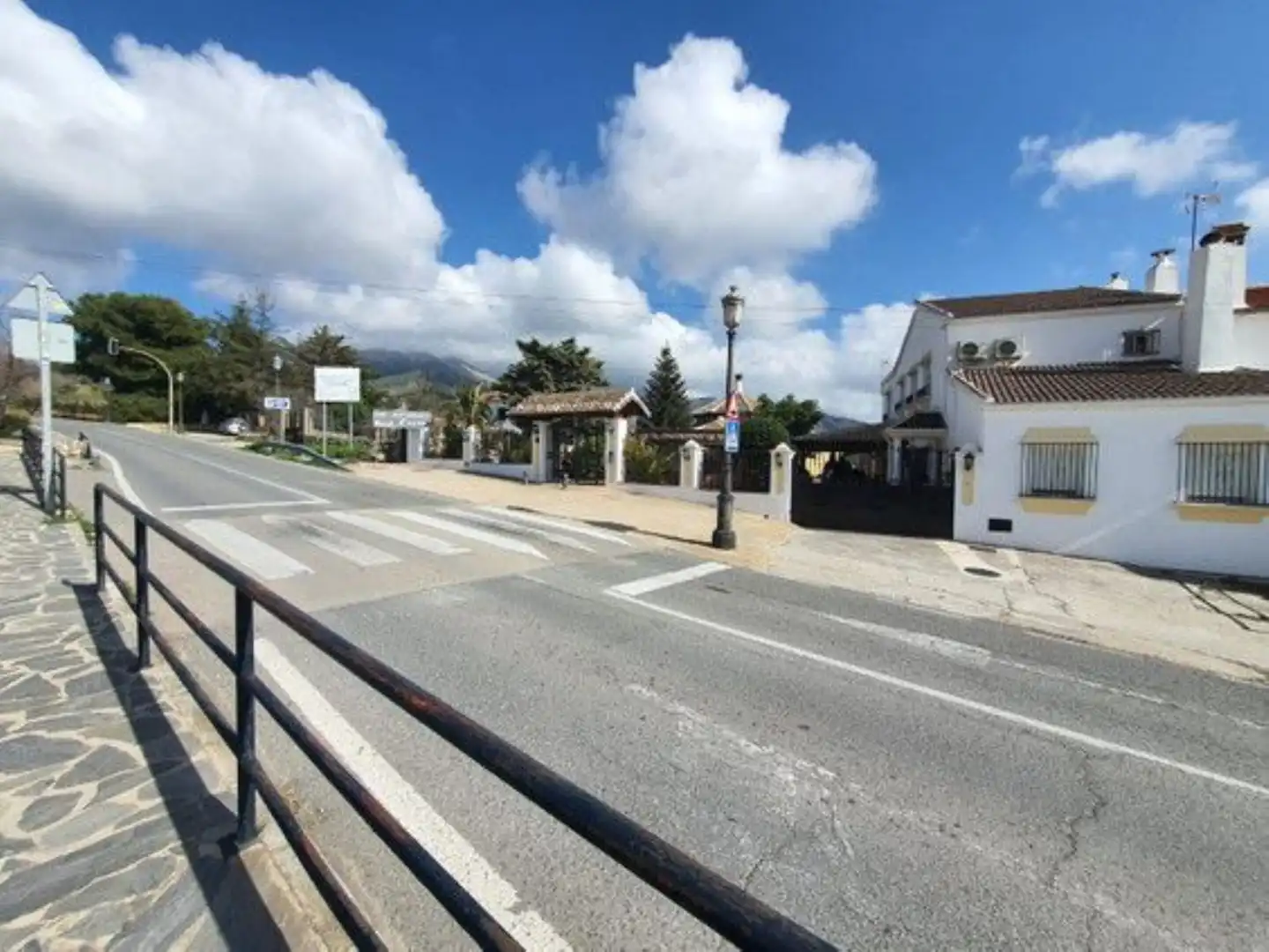 Exterior view of Commercial properties for sale in Yunquera  with Air Conditioner