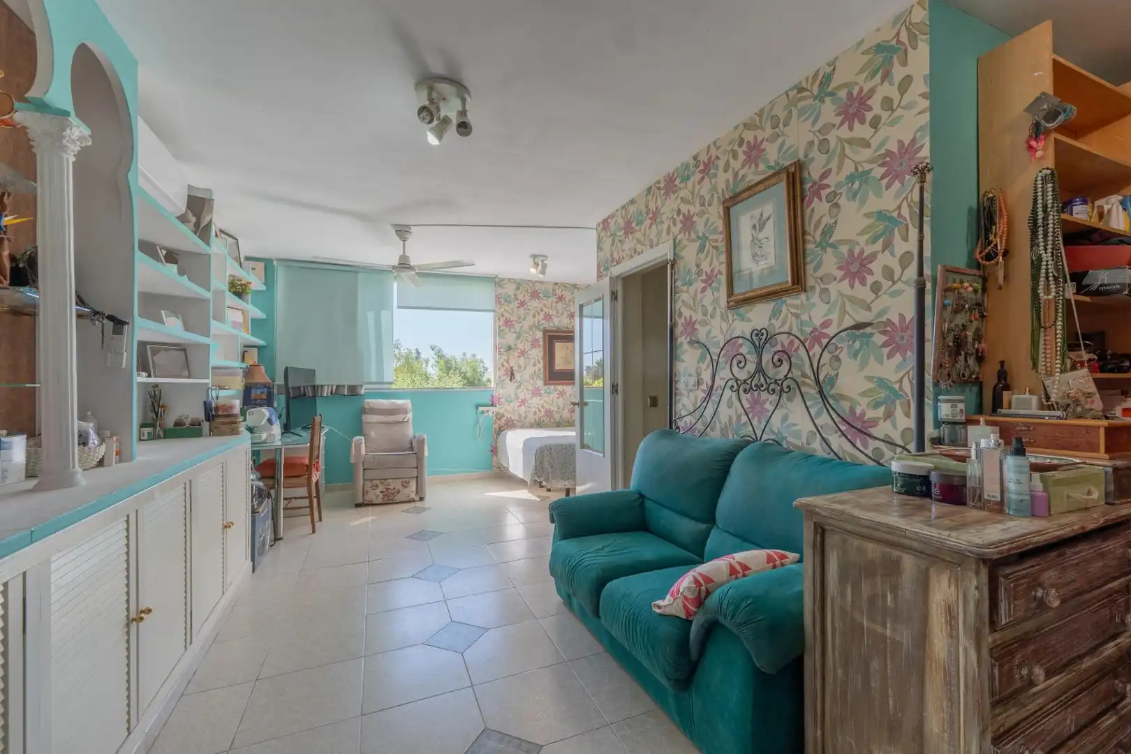 Living room of Detached homes for sale in Córdoba  with Air Conditioner, Heating and Storage room