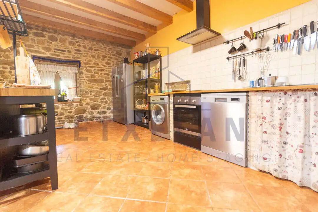 Cocina de Finca rústica en venta en Orozko con Calefacción, Jardín privado y Piscina