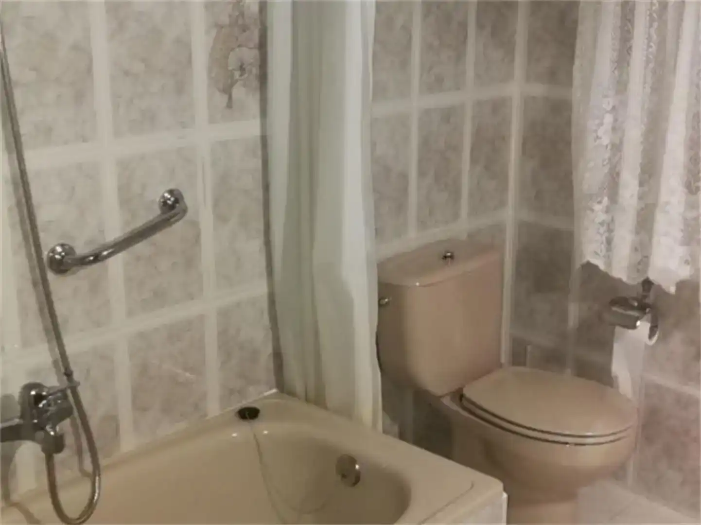 Baño de Casa adosada en venta en Fuenteguinaldo con Trastero y Amueblado