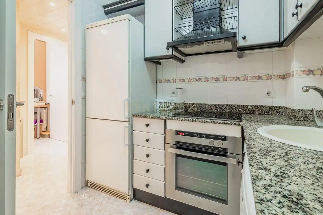 Cuina de Apartament en venda en Sant Joan Despí amb Aire condicionat